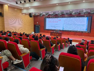 我校举办大学生2026年全民参保集中宣传讲座